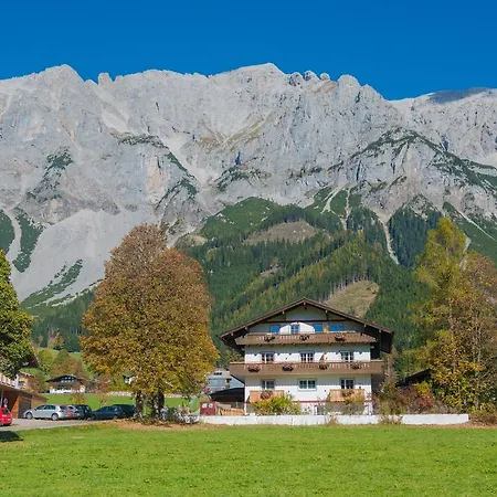 埃素公寓 * 拉姆绍达赫斯坦